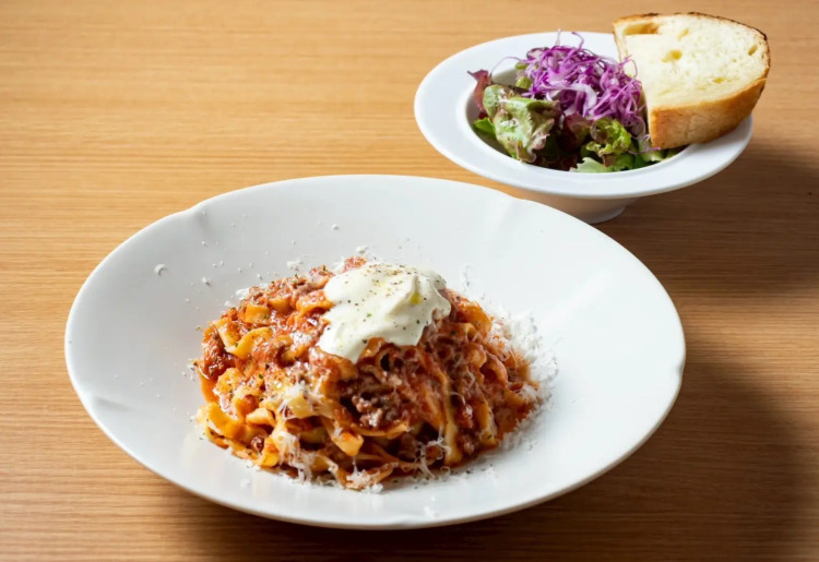 ▼淡路牛ミンチとクリームチーズボロネーゼ（10食限定）